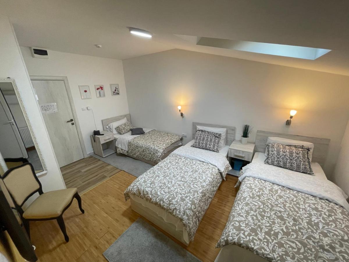 Tepic Garni Hotel Temerin község Kültér fotó
