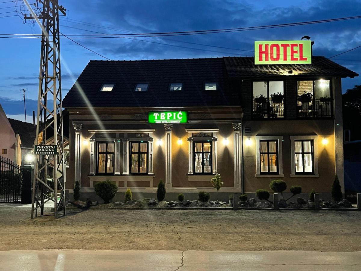 Tepic Garni Hotel Temerin község Kültér fotó