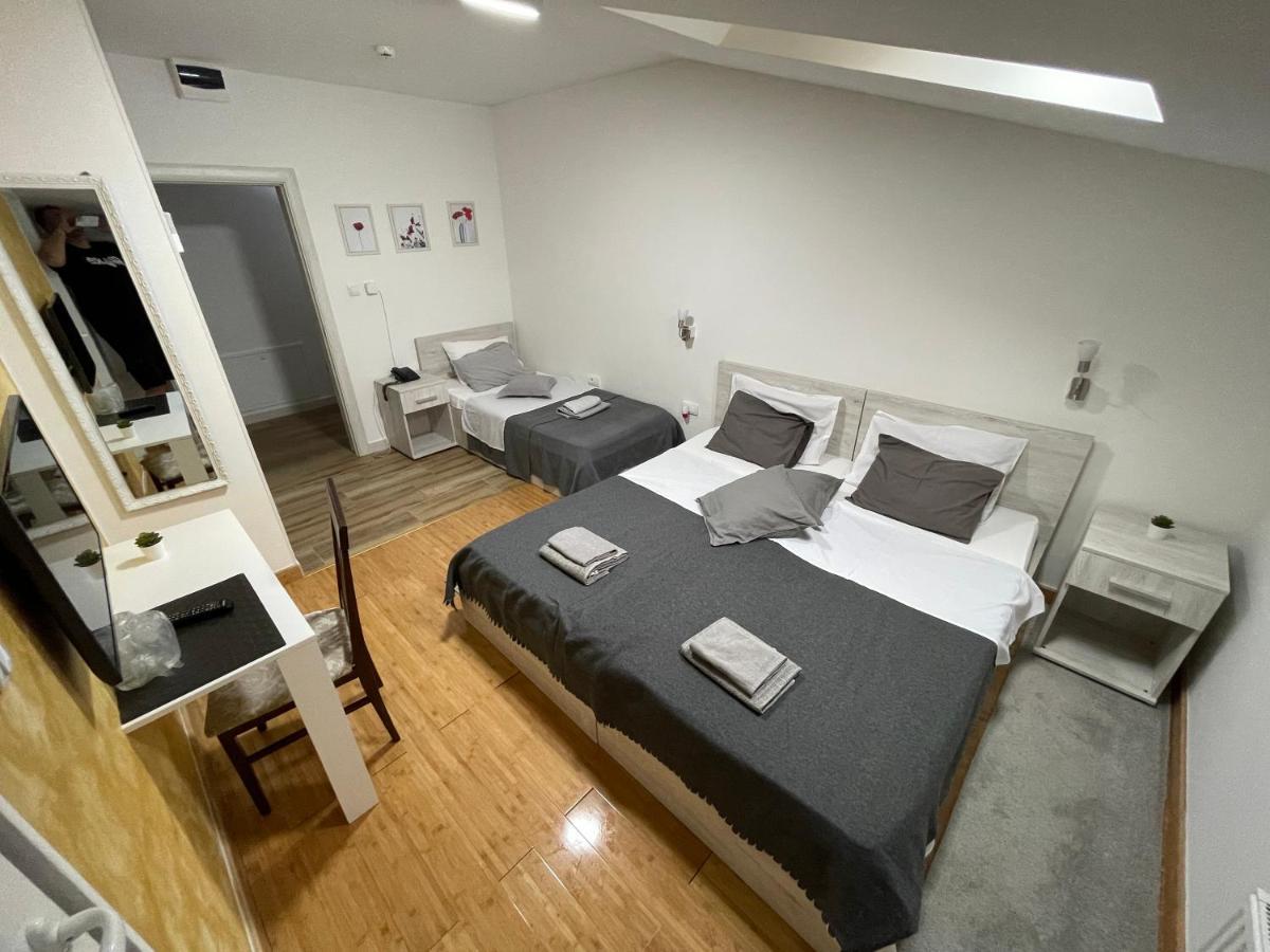 Tepic Garni Hotel Temerin község Kültér fotó